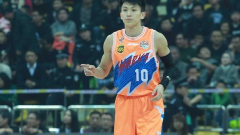 刘晓宇单枪匹马挑落广厦，四十四分盛宴虽败犹荣