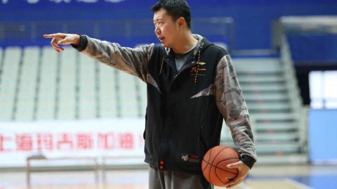 铁军魂与津门新篇：回首一五‑一六赛季的ＣＢＡ众生相