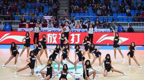 燃动金陵，舞动新季：CBA揭幕战啦啦宝贝热力绽放