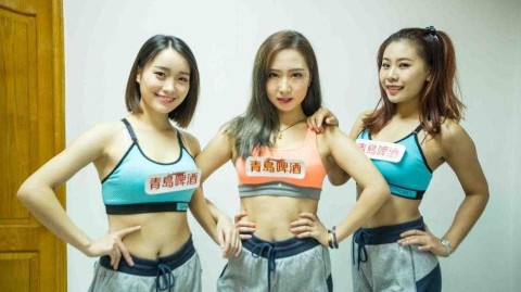 揭秘赛场边的活力风景线 探访龙狮篮球宝贝的台前幕后