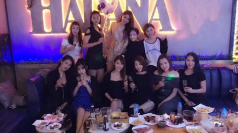 郭艾伦前女友马阳阳庆生宴，一众长腿女神齐聚惊艳时光