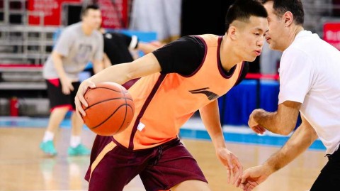 辽篮新春备战忙 双子星苦练待出征