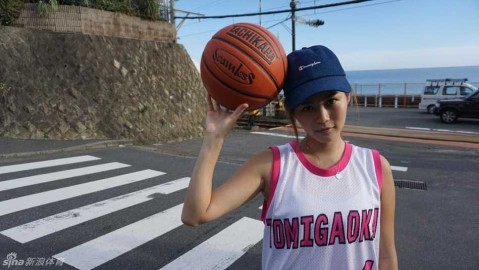 香港篮球女神方泳琳球场飒爽私照曝光神似陈妍希引爆网络