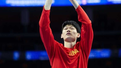 易建联领军中国男篮蓝队 东莞寒夜苦练静候新西兰