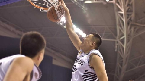 辽篮复仇夜，韩德君擎天一击震天山