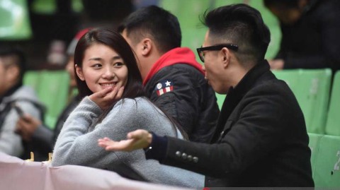 蜀中篮坛的璀璨星光：回望 CBA 赛场上那些动人的美女球迷