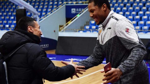 旧地将相再相拥，大宝贝重返广厦体育馆温情满满