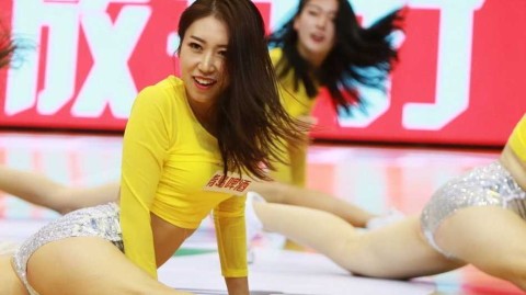 赛场边的绚烂彩虹：揭秘CBA啦啦队的热血与柔情