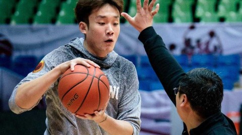 巴蜀寒冬练兵急 CBA鲁能大战前夕山东男篮成都挥汗备战