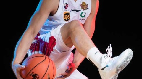 东北虎另类“虎威”：吉林男篮写真花絮比球赛更吸睛