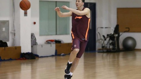 京华新章：段江鹏首钢首训，老友重逢笑声扬