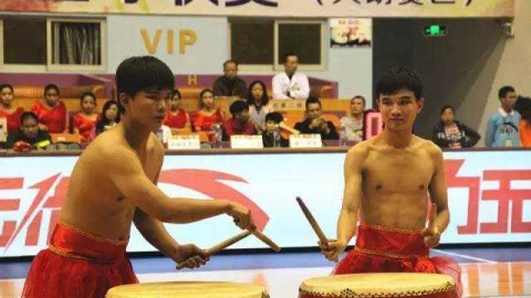 听障少年擂动“牛斗虎” 鼓声阵阵传递生命强音