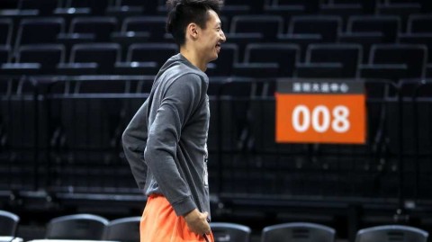 季后赛首战前夕，广厦男篮蓄势待发福特森神情严肃成焦点