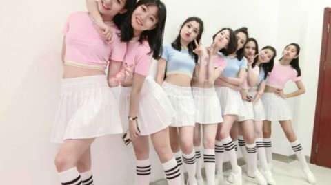 当优雅空姐遇上热辣篮球宝贝 万米高空之外的魅力绽放