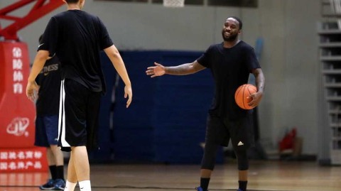 齐鲁新核蓄势待发：劳森首秀合练，山东高速男篮金秋备战直指总冠军