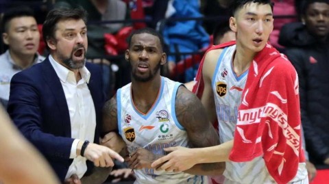 CBA赛场风云：新疆广汇与浙江广厦终场前的冲突与宿怨