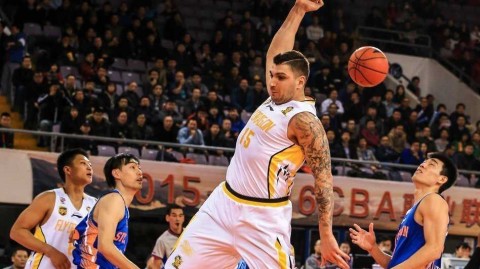 巴蒂斯塔力劈华山，林志杰奋不顾身，那些年CBA的热血瞬间