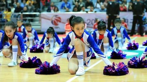 八一篮球小将萌动赛场 活力宝贝诠释篮球未来