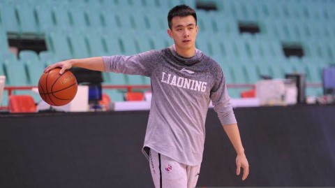 韩德君领衔辽篮赛前备战 功夫熊猫笑迎关键战役