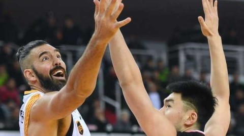 辽篮上演惊天逆转，哈德森下半场爆发引领客场胜利