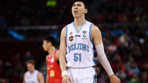 京城铁闸力阻军旅反扑，汉密尔顿独木撑天演逆转好戏