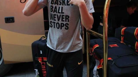 男篮抵北仑开启封闭集训 郭艾伦归队王哲林到位