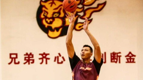 易建联挂帅广东宏远潜心备战，疆粤大战前夕投篮训练透锋芒