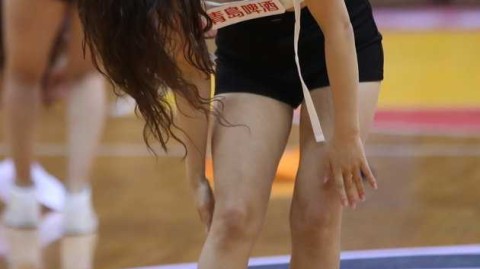 京城夜舞，粤色锋芒：记 CBA 赛场上的那一抹靓影