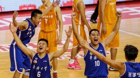 加冕九冠王：华侨大学男篮的荣耀之夜与不灭薪火