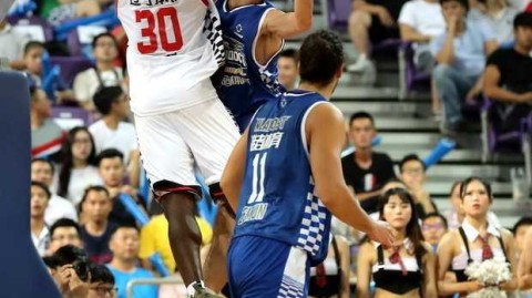 欧洲篮球中国赛厦门站辽宁队大胜 新援巴斯暴力虐筐赵率舟三分神准