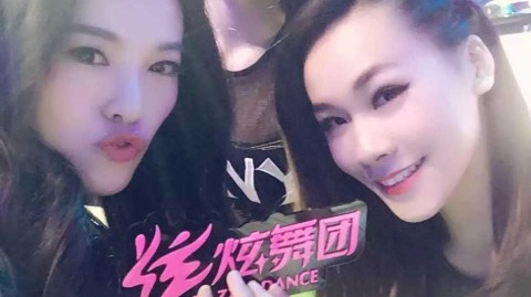 CBA赛场上的“小黑妹”晓华：从竞走运动员到啦啦队招牌的完美蜕变