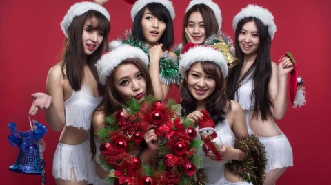 冬日童话：啦啦宝贝与花样滑雪的圣诞狂欢