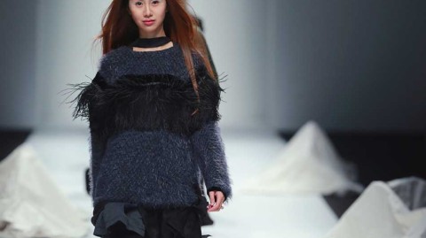 聚光灯外的优雅人生：陈露的T台传奇与温柔蜕变