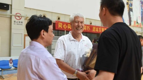 七旬篮坛教父再出山 蒋兴权抵义乌掌舵浙江青年军