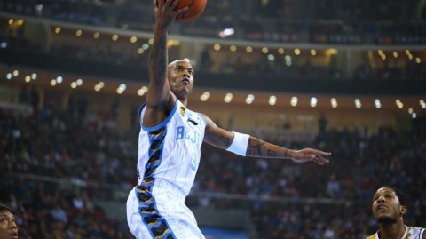 京浙圣诞夜张三疯领衔三分雨，首钢主场屠广厦终结十四连胜