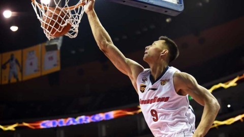 广东宏远·黄金一代：那些年在篮下劈开的胜利之门