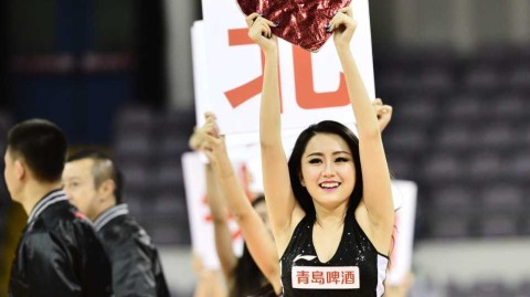 赛场边的火热风景线：揭秘CBA篮球宝贝的颜值与担当