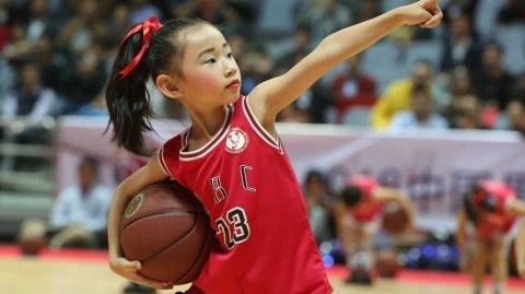 绿茵追风少年：从帕米尔高原到聚光灯下，足球小将的热血征途