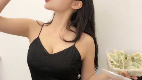 篮球宝贝徐冬冬光影蜕变从青涩写真到“大嫂”的自信宣言