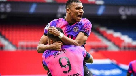 法国内战大屠杀：伊卡尔迪戴帽+内马尔闪耀，巴黎5-0昂热晋级四强