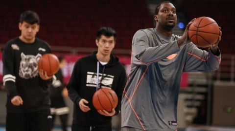 天山之巅的蓄力：新疆飞虎季后赛前最后一练