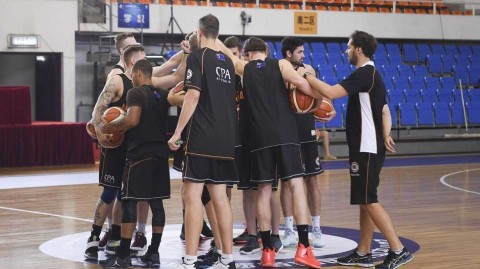 澳洲袋鼠军团北京备战刺刀见红 中澳男篮对抗赛一触即发