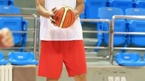 男篮全力冲刺里约奥运 易建联领军展赤子雄心