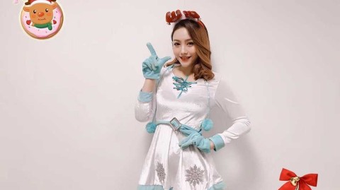 圣诞欢乐颂：深圳男篮炫舞团化身灵动“鹿角精灵”赛场绽放