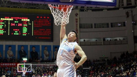 红山狂飙：李根率新疆铁骑踏平同曦，赛季首秀捧杯时刻荣耀加身