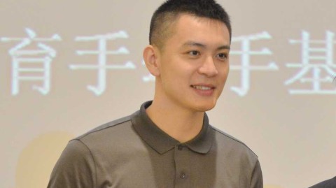 杨鸣现身助学讲堂：以篮球之名，点燃少年求学梦