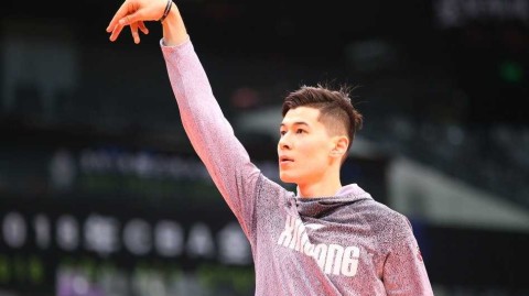 王治郅与胡雪峰挂帅指点 2018年CBA全明星新锐赛前最后一练