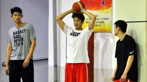 齐鲁盛夏练兵记：李楠挂帅严要求，丁彦雨航领衔众将摩拳擦掌