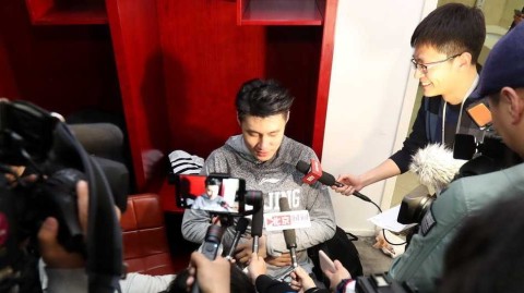 京城铁军踏平荆棘路 更衣室里的热血与柔情