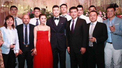 情义无价恩怨消散 李根北京婚礼答谢宴演绎铁汉柔情